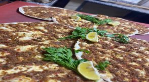 LAHMACUN1